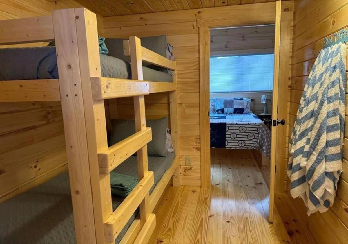 Get-Away Cabin In Surf City W Loft And Parking 外观 照片