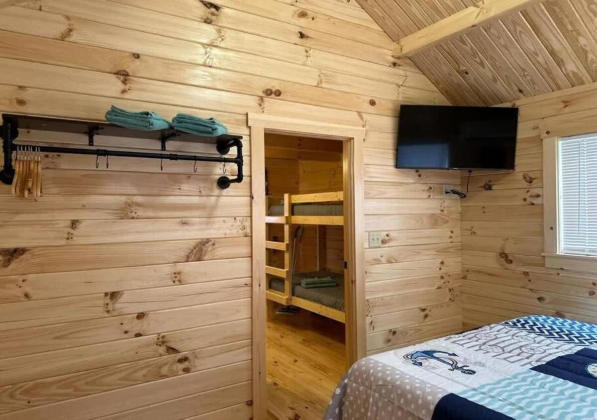 Get-Away Cabin In Surf City W Loft And Parking 外观 照片